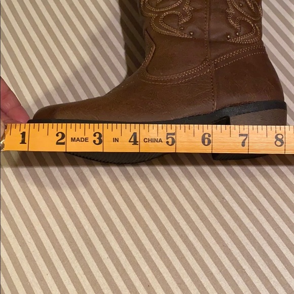 Cowgirls boots in tan - Picture 7 of 7
